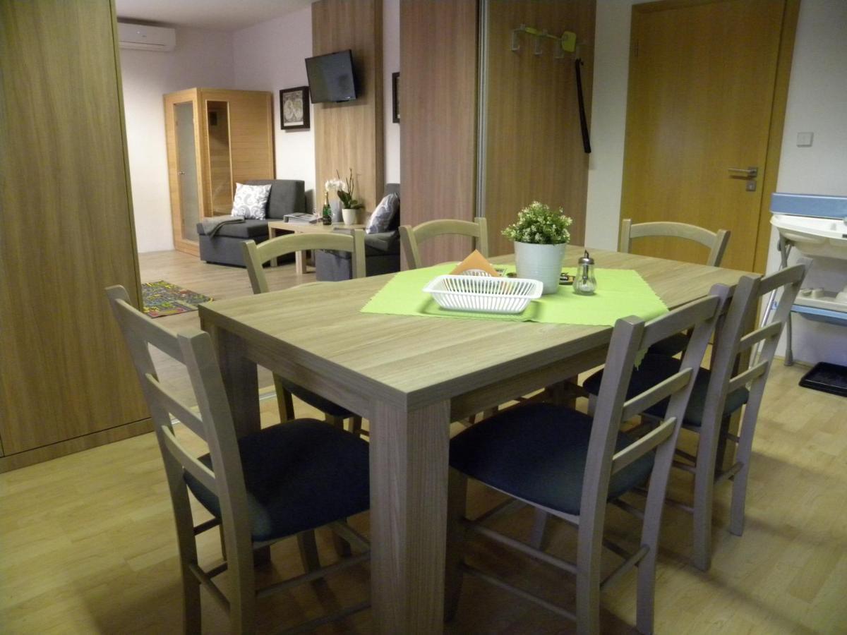 Apartment Wellness Vlckova ภายนอก รูปภาพ